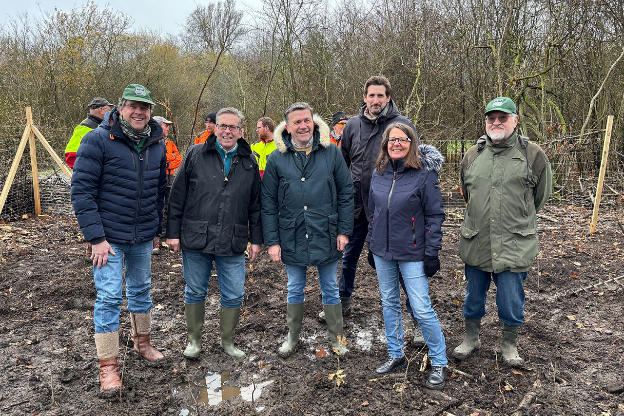 Gruppenfoto von der Baumpflanzaktion in Heppenheim