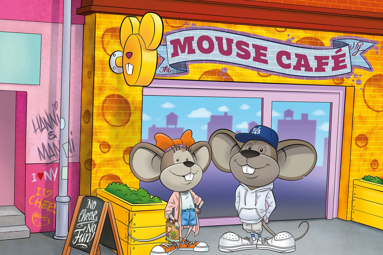 Hanni und Manni vor dem Mouse Cafe